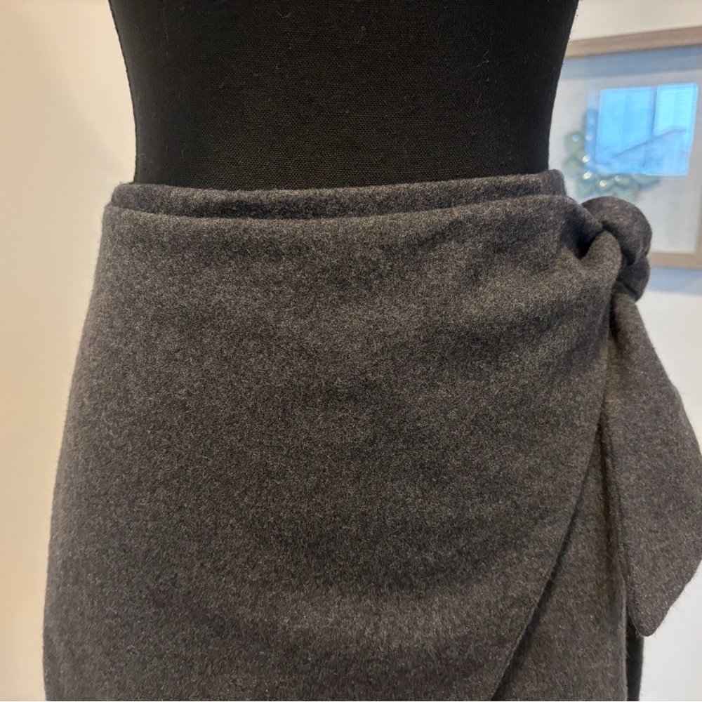 Aritzia Wilfred Dorine Grey Faux Wrap Mini Skirt Wool/Cashmere/Silk EUC - Picture 7 of 12